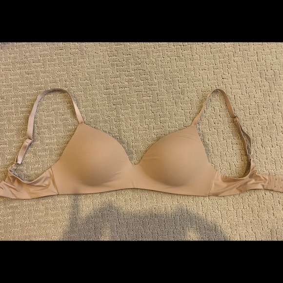 Victoria’s Secret Wireless bra - Picture 1 of 3